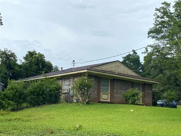 411 Kingsley Dr, Selma, AL 36701
