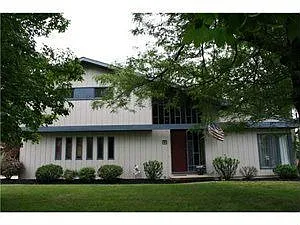 99 Devon Ln photo 1