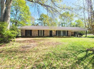 214 Rayburn Rd, Carriere, MS 39426
