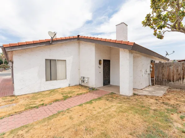 1709 E Cross Avenue, Tulare, CA 93274