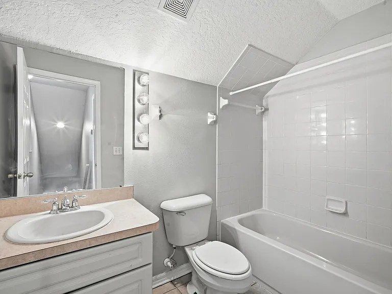 10310 Lakeside Vista Dr — Photo 7