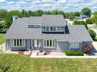 5459 Stowehill Dr SE, Kentwood, MI 49508