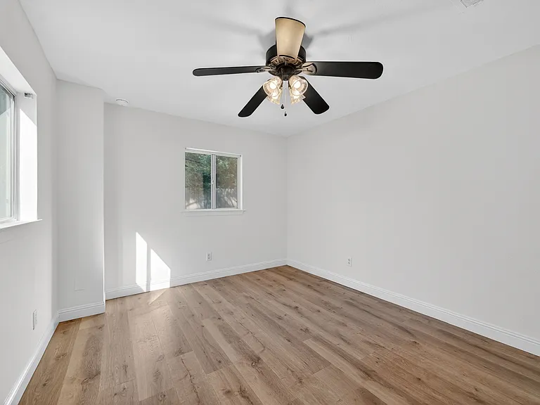 10291 N Whitney Ave — Photo 34