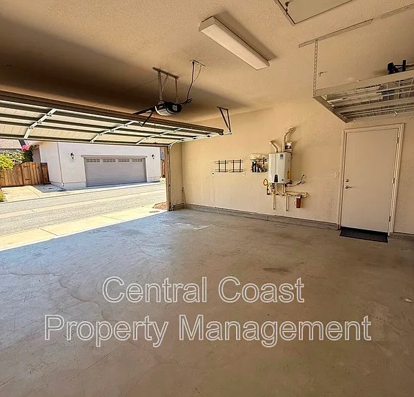 490 Palisade Dr — Photo 26
