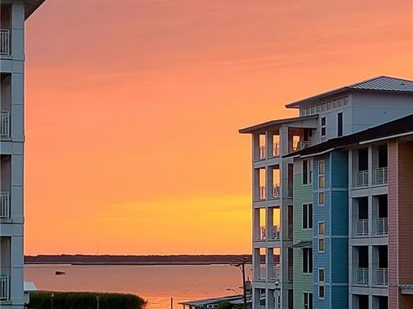 3738 Sandpiper Rd APT 203B, Virginia Beach, VA 23456