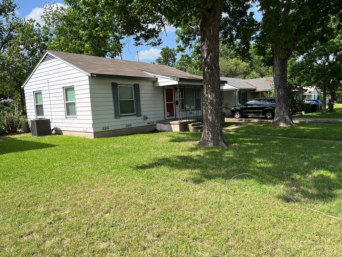 Building Photo - 4029 Sleeper Ave