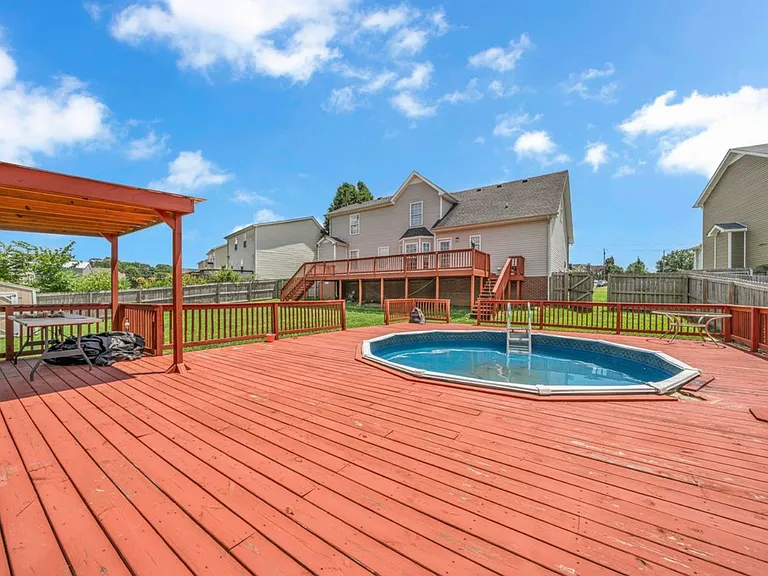 1325 Sunfield Dr — Photo 15