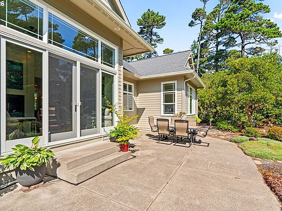 3rd image of 88130 Windleaf Way