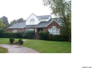 8030 Brocklehurst Ln, Charlotte, NC 28215