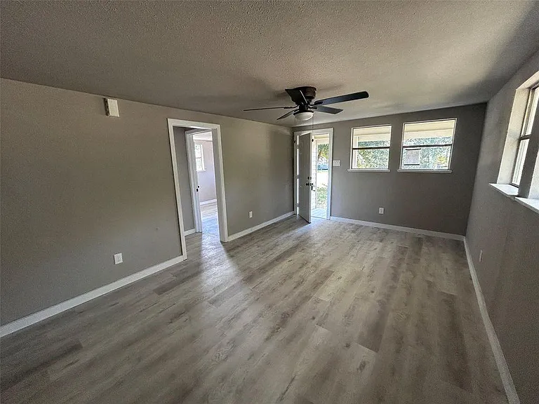 5734 Grant Ave — Photo 5