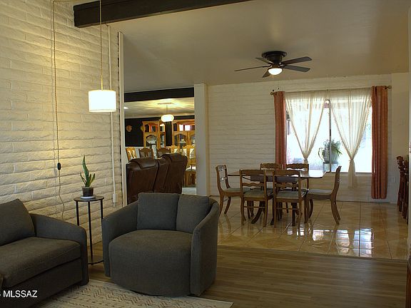 3rd image of 105 W Main St