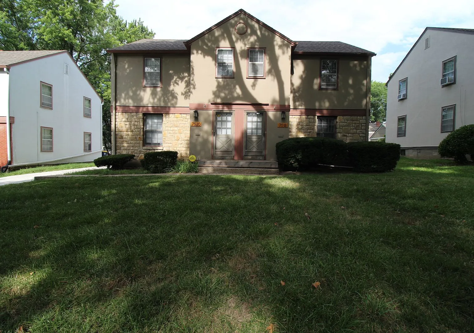 September FREE On This 2 Bedroom 2 Bath Duplex In The Waldo Area — Photo 1