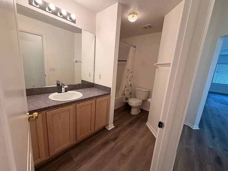 14745 Hartford Run Dr — Photo 11