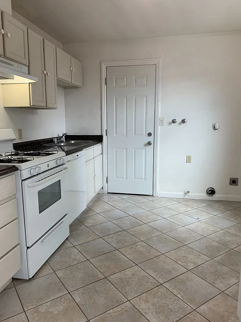 414 Ramona Ave — Photo 1