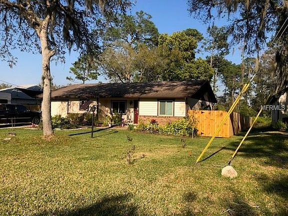 3rd image of 2506 E Lake Dr