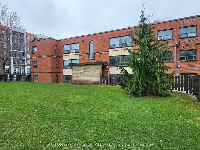 1 Greenbrook Dr #304 — Photo 21