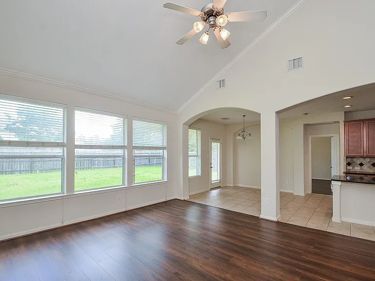 5218 Lacey Oak Meadow Dr — Photo 12