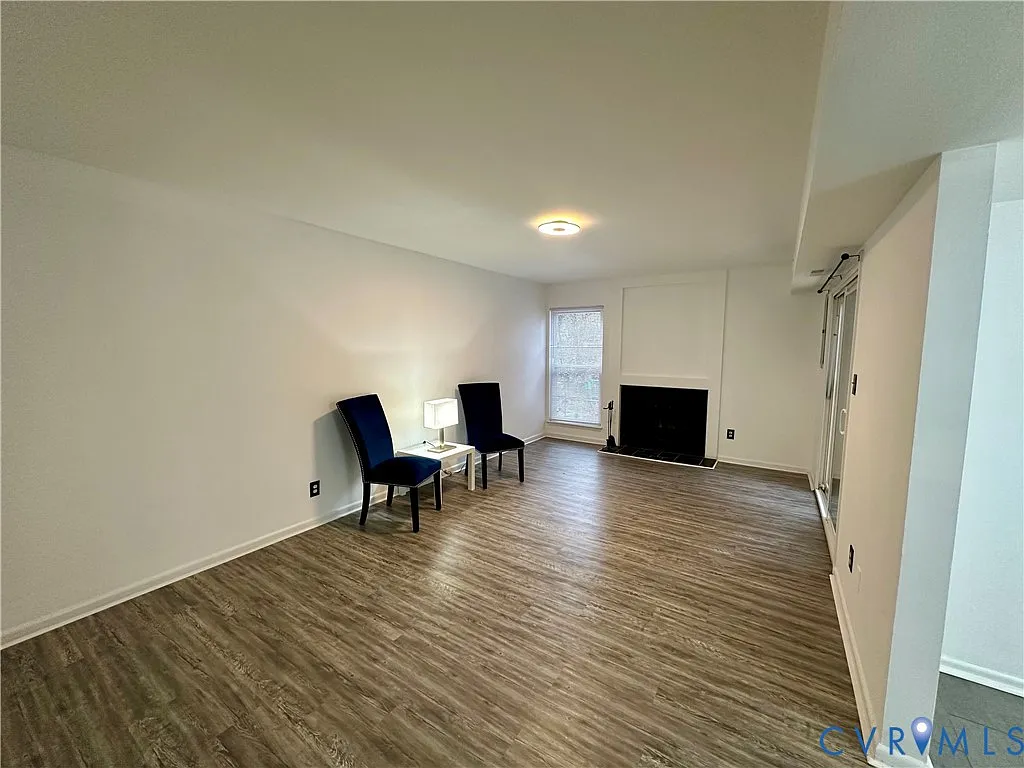 4 bed, 2.5 bath, 1552 sqft, $2,500 — Photo 2