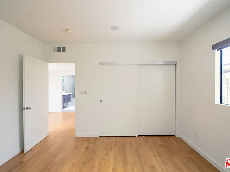 2216 Bancroft Ave — Photo 19