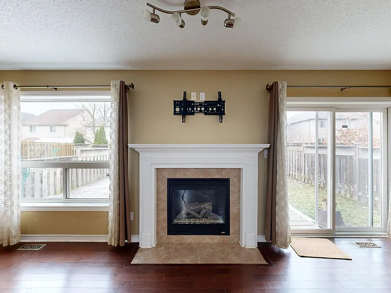 961 Blythwood Rd — Photo 9