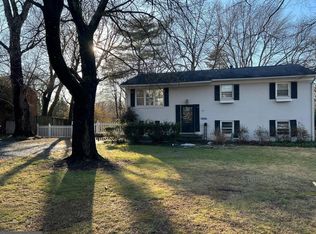 2046 Greenwich St, Falls Church, VA 22043