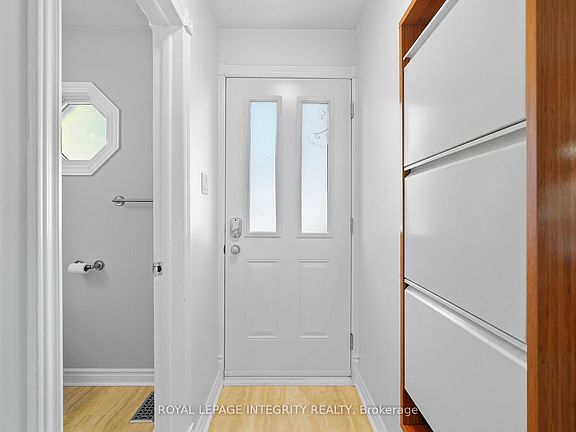 3rd image of 18 Greenbank Rd S