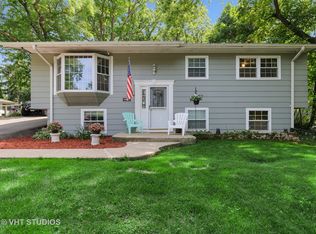 18075 W Valley Dr, Grayslake, IL 60030