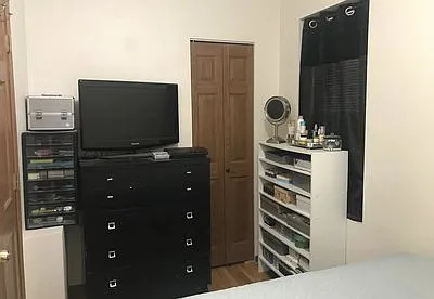 2041 N Leavitt St #2 — Photo 8