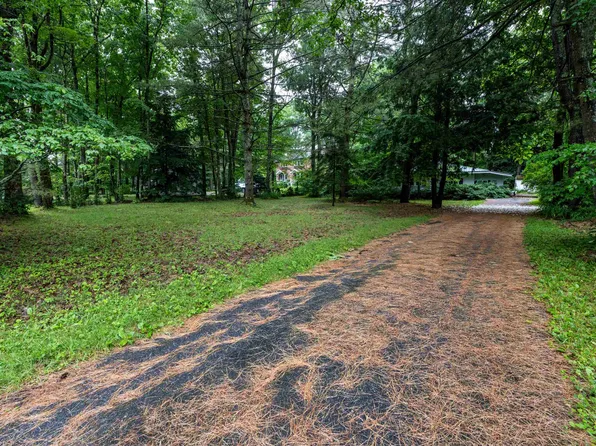 126 Sandhill Road, Essex, VT 05452