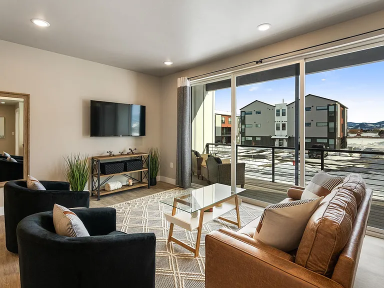 1297 Thomas Dr #204 — Photo 2