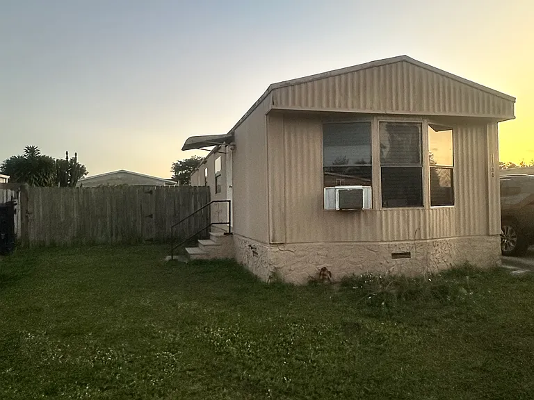 11886 Watergate Cir — Photo 15