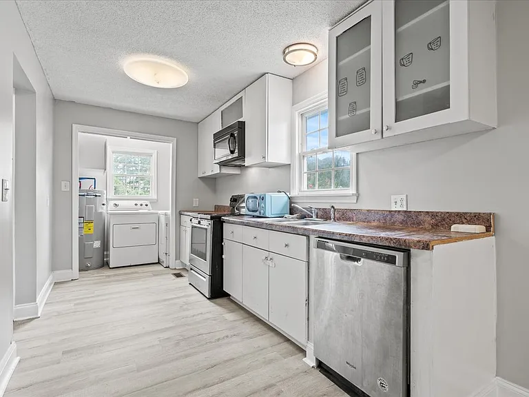 6112 Nazarene Rd — Photo 3