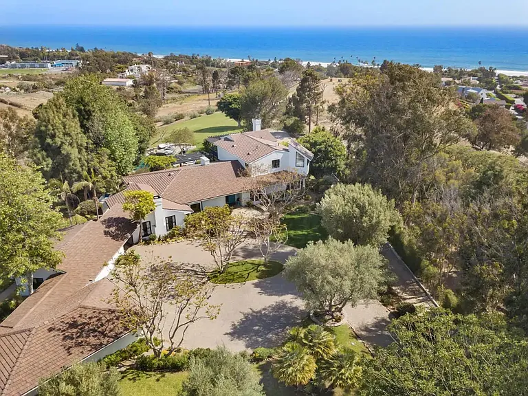 Birds eye view of the Front.