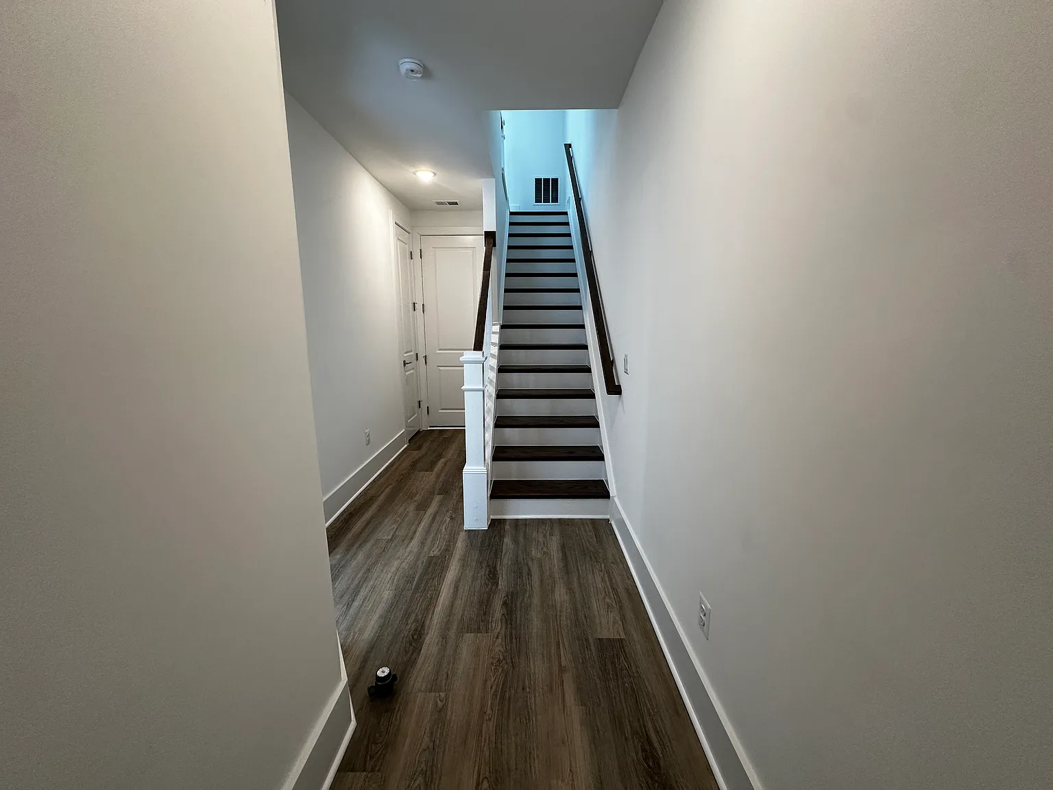 3 bed, 1666 sqft, $2,700 — Photo 2