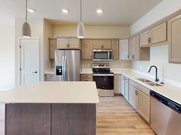 10Bedrock Apartments — Photo 29