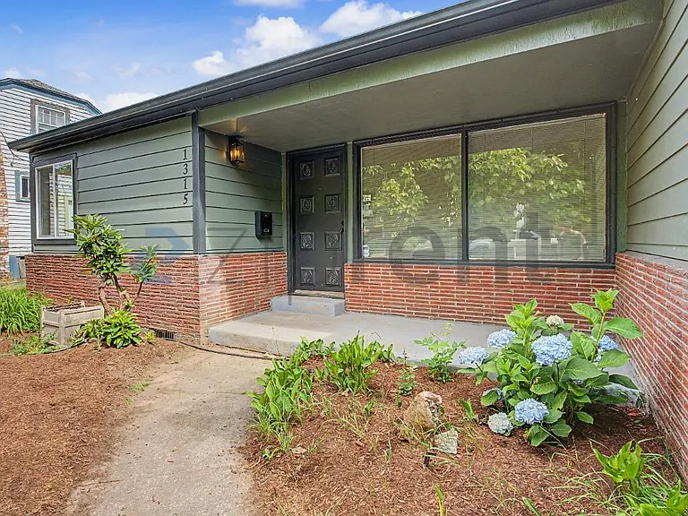 1315 N Russet St — Photo 3