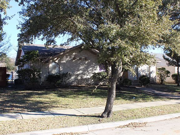 3rd image of 2938 Rolling Hills Dr