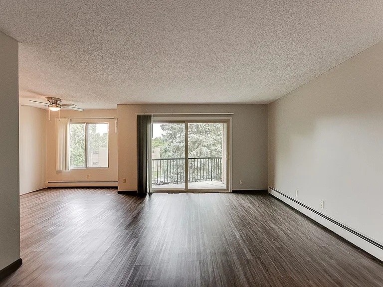 Caravelle Apartments | St. Anthony — Photo 9