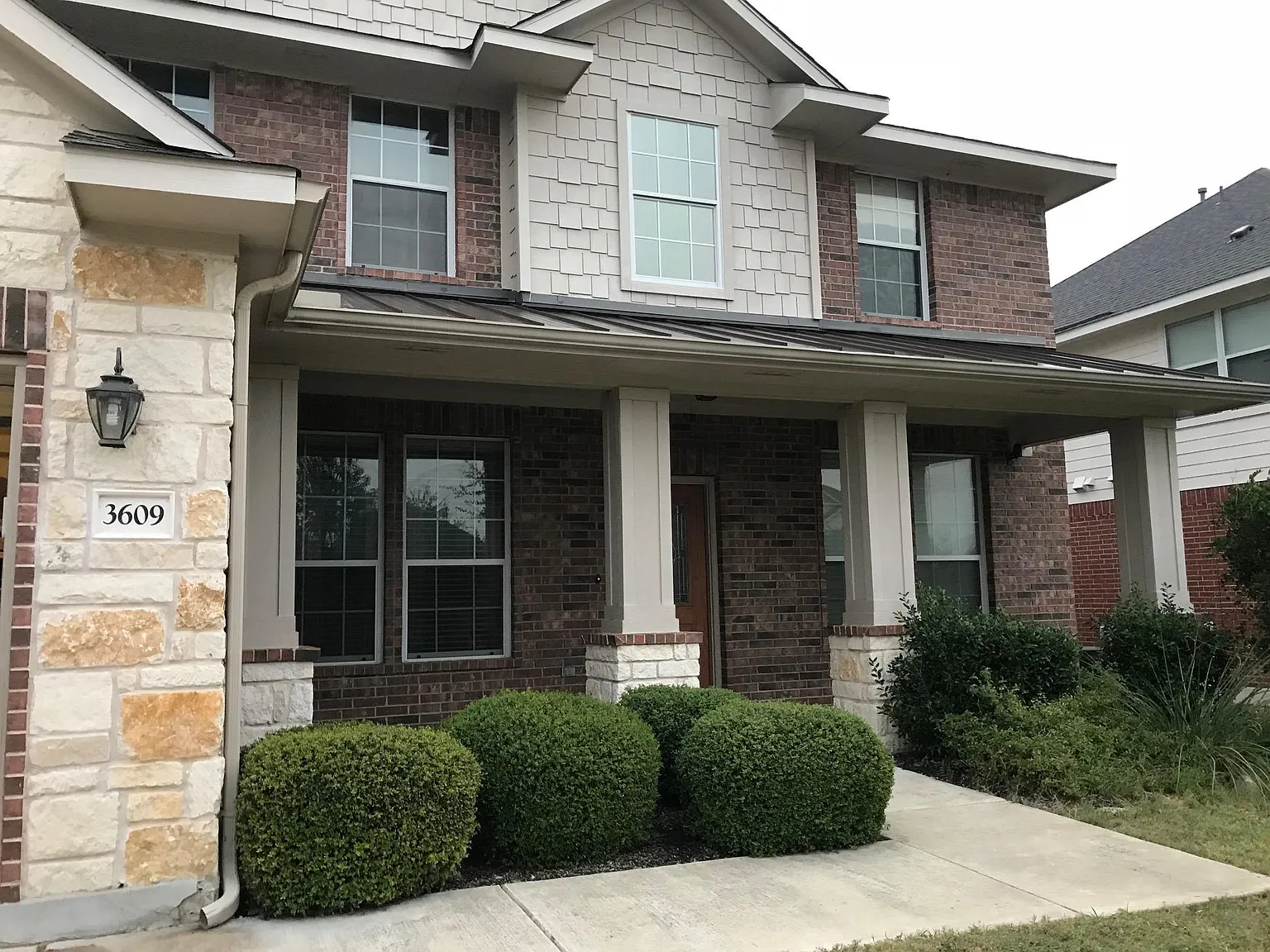 4 bed, 2.5 bath, 3334 sqft, $2,800 — Photo 2