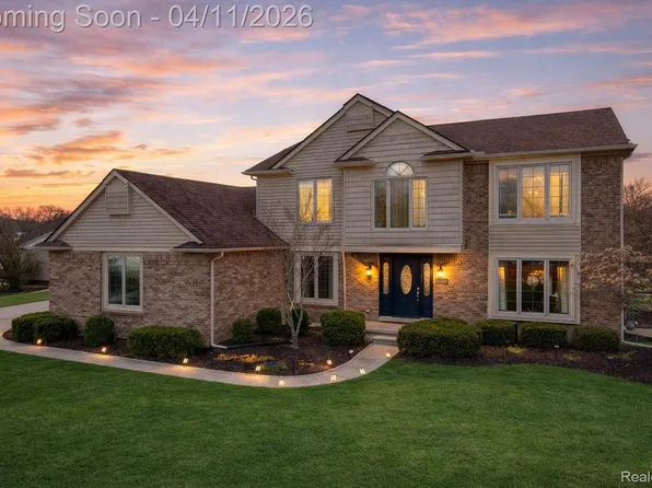 22668 Foxmoor Dr, Novi, MI 48374