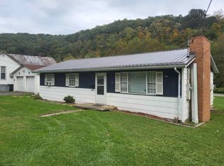 406 James St, Mannington, WV 26582