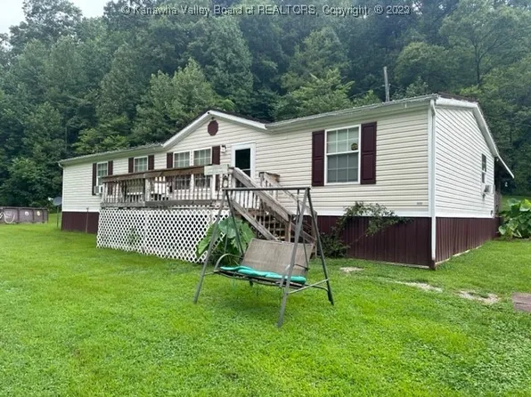 2046 Two Mile Creek Rd, Milton, WV 25541