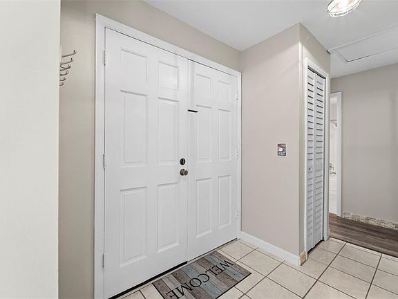 5th image of 1 Windrush Blvd APT 24