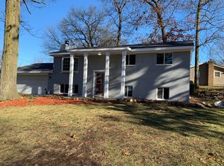 20 Hickory Nut Ln, Springfield, MI 49037