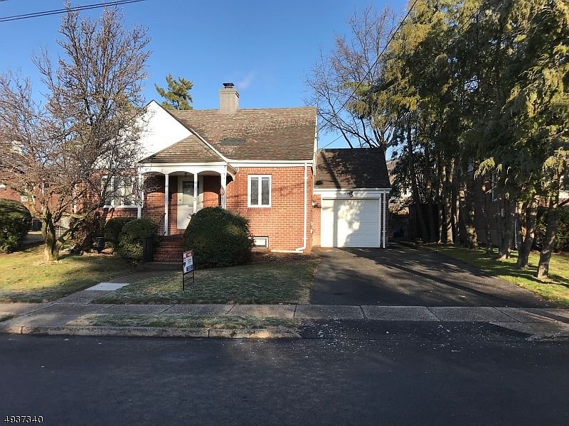 1st image of 3 Vivian Ct #1X
