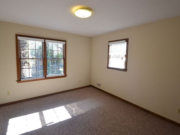 4th image of 760 Queen Ann Ct