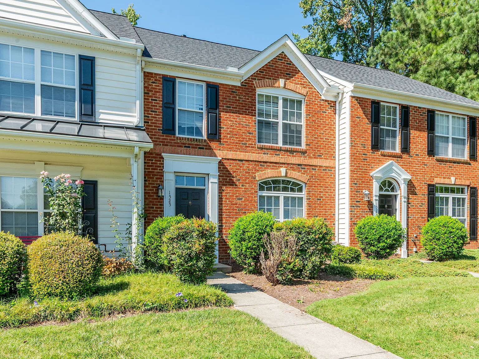 3 bed, 2.5 bath, 1848 sqft, $2,800 — Photo 1
