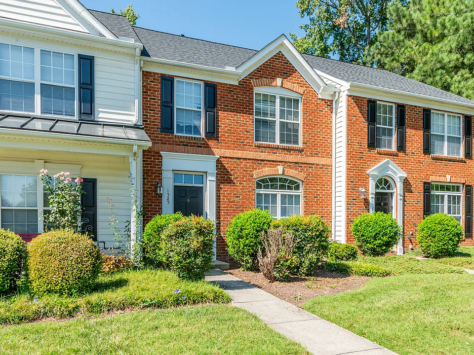 1525 Olde Sage Ct