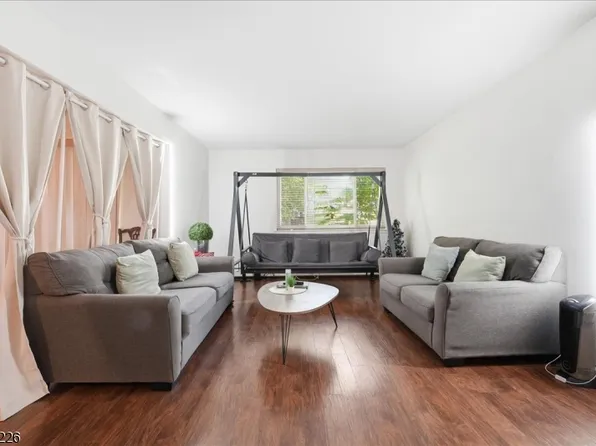18 Lake Ave #8A, East Brunswick Twp., NJ 08816