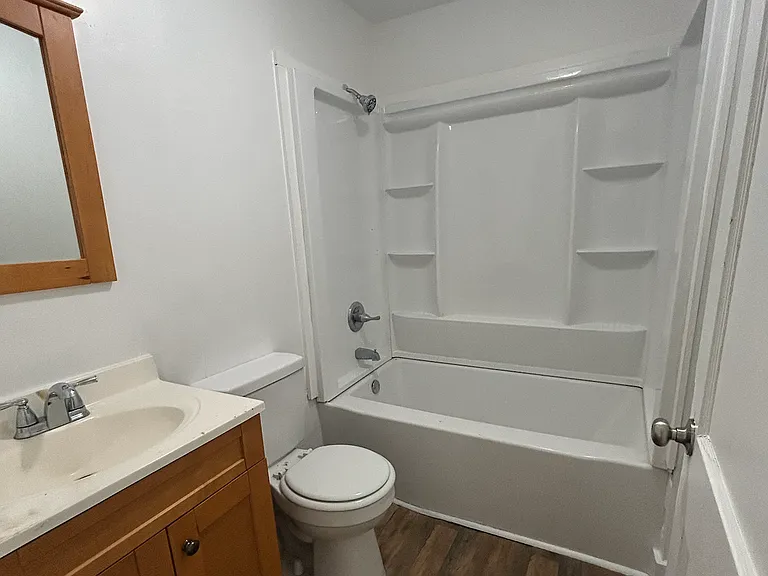 5300 Avenue I — Photo 3